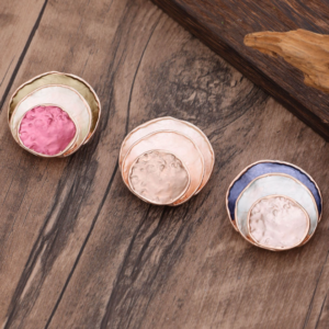 Hexingsheng Jewelry | Contact Why Magnetic Brooch Is Becoming Popular In Modern Fashion Accessories
